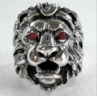 Garnet Lion Head Sterling Silver Ring.