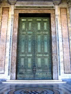 Ancient_Roman_Senate_Bronze_doors.jpg