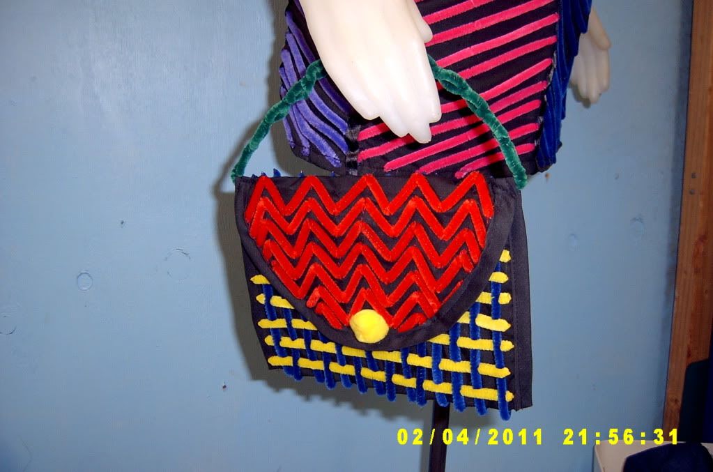 pom pom & pipe cleaner party dress CRAFTSTER CRAFT CHALLENGES