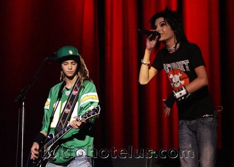 new08.jpg picture by Ewellyn5