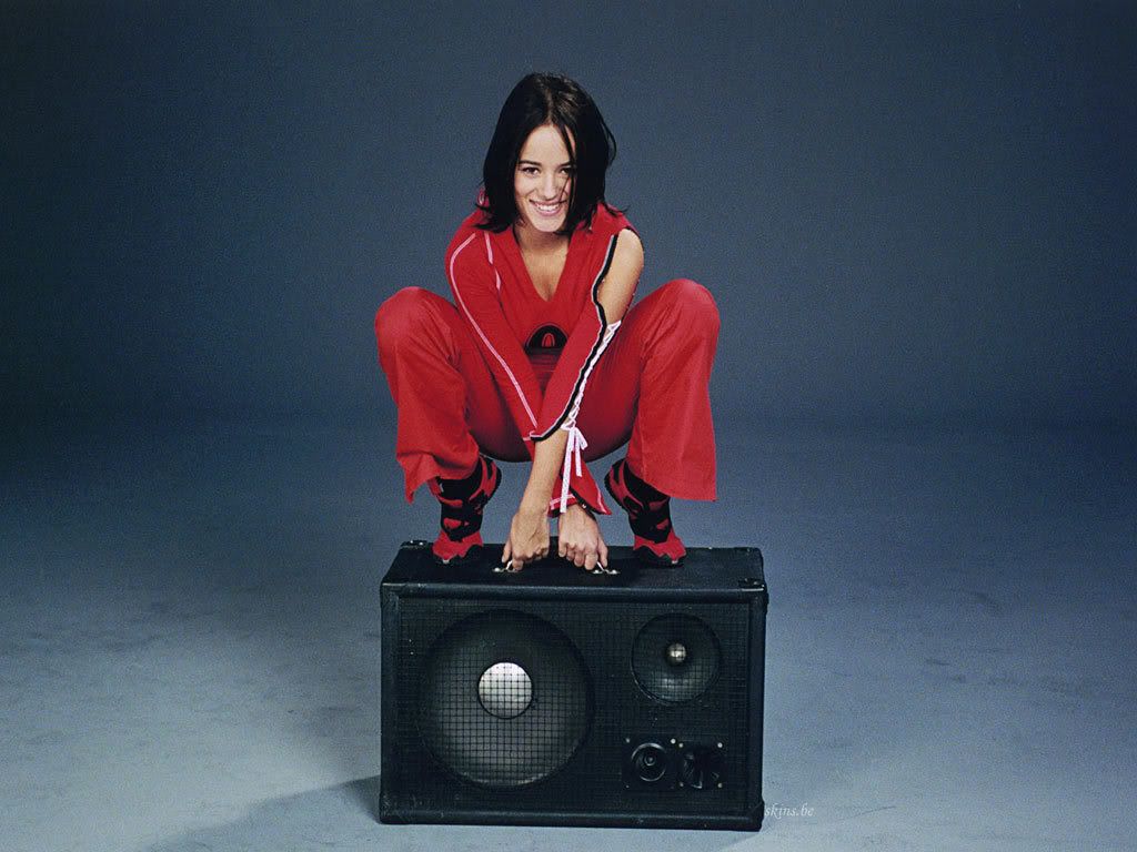 alizee-1024x768-16397.jpg