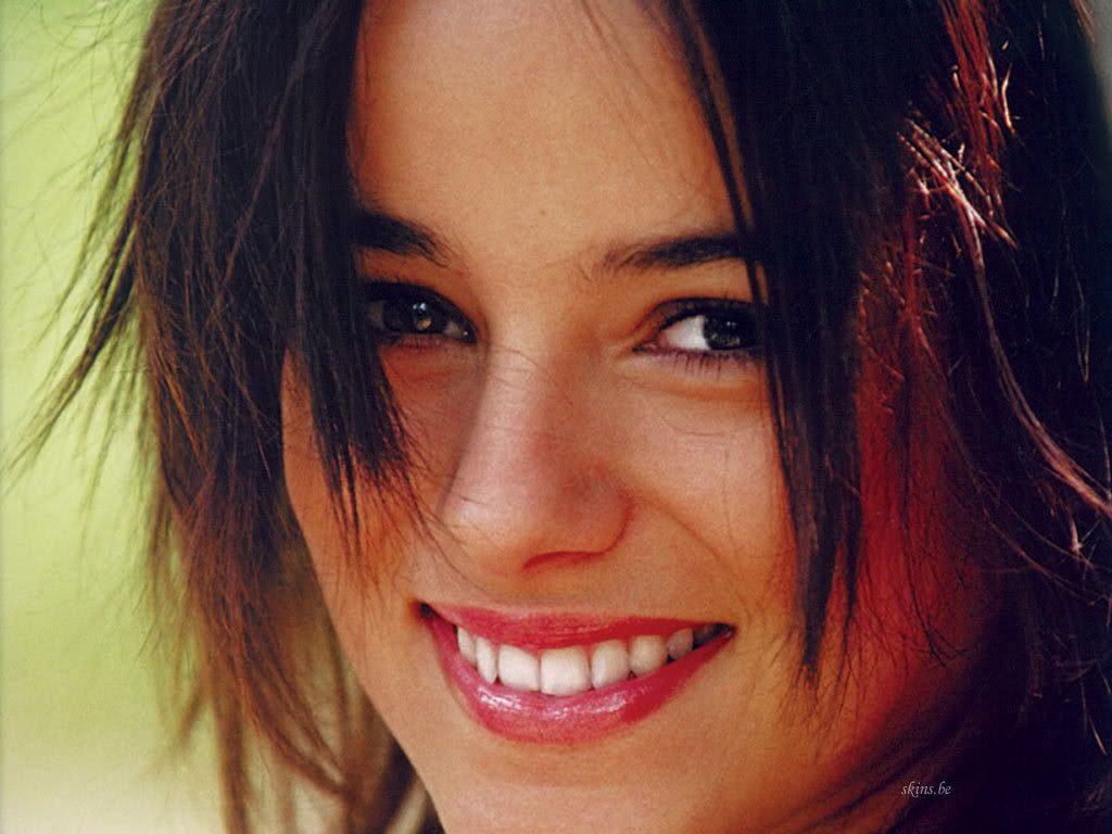 alizee-1024x768-16406.jpg