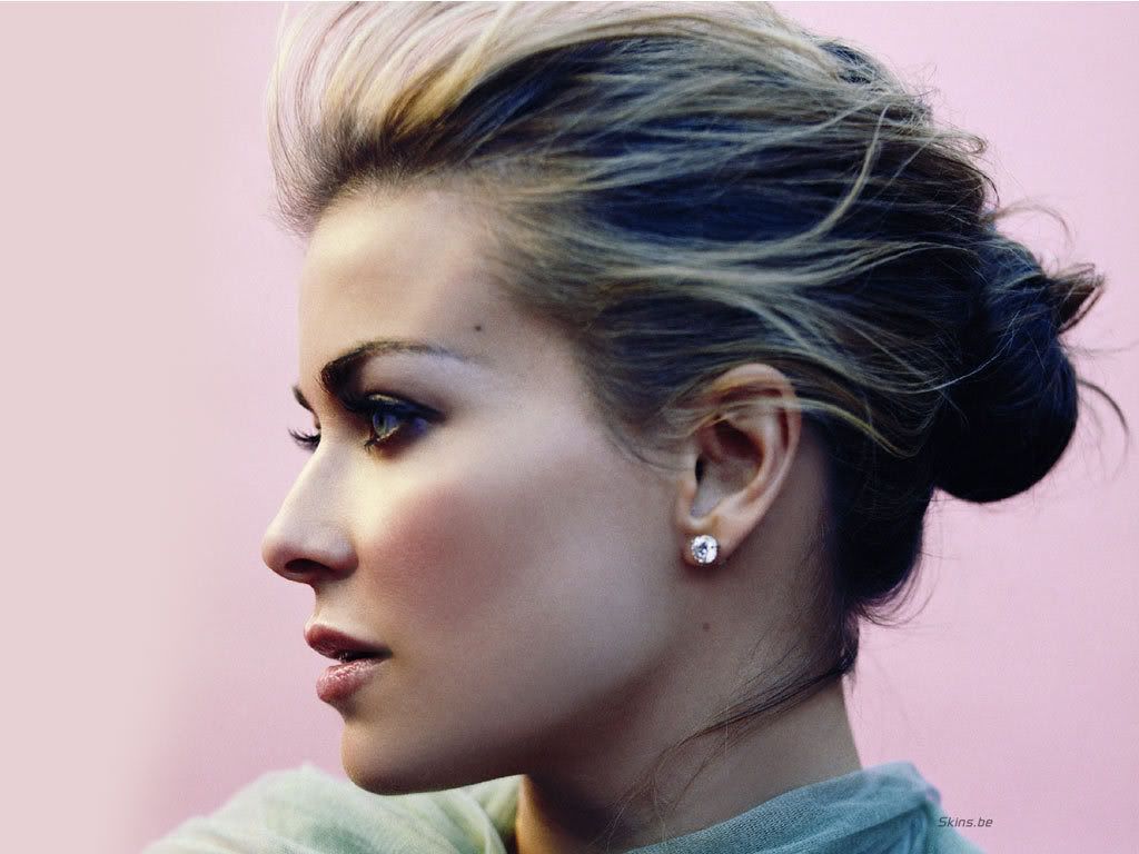 carmen-electra-1024x768-20907.jpg