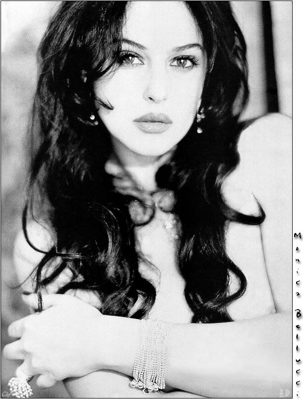 down-Monica_Bellucci-01.jpg