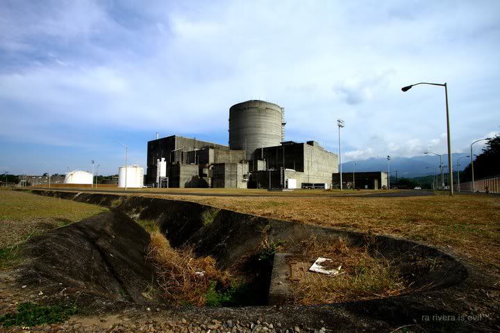 Nuclear energy persuasive essay & 8 Essay Scholarships You Can Get ...